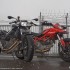 Ducati Hypermotard 796 i BMW F800R z detonatorem w reku - motory f800r hypermotard796 test a mg 0095