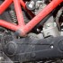 Ducati Hypermotard 796 i BMW F800R z detonatorem w reku - oslona rozrzadu hypermotard796 ducati test a mg 0072