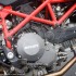 Ducati Hypermotard 796 i BMW F800R z detonatorem w reku - silnik prawa strona hypermotard796 ducati test a mg 0062