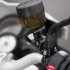 Ducati Hypermotard 796 i BMW F800R z detonatorem w reku - zbiorniczek plynu hamulcowego f800r bmw test a mg 0015