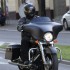 Harley-Davidson Street Glide american gangster - lewy przod jazda