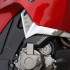 Honda VFR1200F DCT vs Suzuki Hayabusa hiperturystyka - logo owiewki