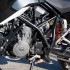 KTM 990 SM T ABS rozdwojenie jazni - Lewa strona silnika