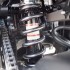 Suzuki GSR750 brutal w bialych rekawiczkach - tylny amortyzator suzuki gsr750 2011 test motocykla 20
