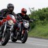 Wloskie szalenstwo Ducati Diavel vs Ducati Monster S4R - w zakrecie