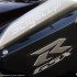 Yamaha YZF-R1 2009 kontra Suzuki GSX-R1000 2009 - logo gsxr1000 suzuki test a mg 0124