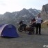 Europa na motocyklu w poszukiwaniu marzen - namiot w gorach