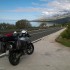 Motocyklem na Balkany samotnie na dwoch kolach - postoj przy wybrzezu