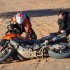 Maroko Sahara i gory Atlas czyli motocyklem po Afryce - podnoszenie KTMa