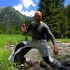 Motocyklem w Alpy w krainie agrafek - przechadzka po strumyku