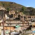 Motocyklem ze Szkocji do Nepalu Teheran czyli istne szalenstwo - miasto na skalach