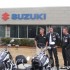 Play USA Tour zawitalo do fabryki quadow Suzuki - Przemek i Jarek przed fabryka