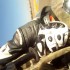 Video motocyklista schodzi na kask na torze - zejscie na kask