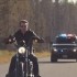 Motocyklowy teledysk Jamesa Blunta - kadr z klipu James Blunt