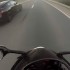 Yamaha R1 vs Nissan GTR na autostradzie - GTR1