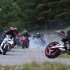 Drift motocyklem w gorach  pelnym ogniem - drift