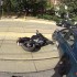 Sekunda nieuwagi i salto przez maske samochodu - motocykl po wypadku