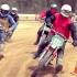 Najlepsze filmy motocyklowe na noworoczna przerwe - Flattrack dwusuwem