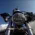 Stunt na Harleyu w Australii  jest OGIEN - siwy dym