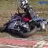 Wypadek CBR na Nurburgring problemy z podnoszeniem motocykla - podnoszenie motocykla