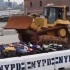 Policja w Nowym Yorku niszczy motocykle na zywo w TV - niszczenie motocykli