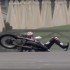 Troy Corser wywraca zabytkowe wyscigowe BMW - Troy Corser BMW wypadek