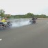 Drifting na autostradzie zakonczony na motocyklu kolegi - drift