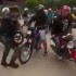 Brawurowa ucieczka motocyklisty z policyjnej blokady - blokada policyjna