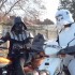 Podryw z Gwiezdnych Wojen  motocyklowy kask Dartha Vadera - darth vader i szturmowiec gwiezdnych wojen na motocyklu
