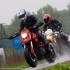 Jazda motocyklem w deszczu 10 przykazan - jazda bmw f800r ducati hypermotard796