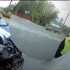 Potracenie policjanta przez motocykliste Policja poszukuje swiadkow - motocyklista potraca policjanta