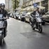 Warszawiacy polubili jazde skuterami na minuty Sukces Systemu Skuterow Miejskich - skutery na warszawskich ulicach