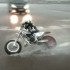 Na kolano i ogniem czyli siedmiolatka rozwala system technika jazdy FILM - siedmioletnia motocyklistka