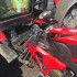 Motocykl wbity w traktor Motocyklista wychodzi z wypadku bez szwanku - Traktor Moto