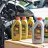 Dolny Slask policjanci zatrzymali falszerzy oleju silnikowego - olej motocyklowy