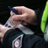 Spada liczba zatrzymanych praw jazdy Kierowcy jezdza ostrozniej - policja prawo jazdy