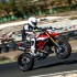 Nowe motocykle Ducati na wyciagniecie reki Atrakcyjne formy finansowania - hypermotard 950 power wheelie