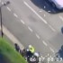 We 3 na jednym skuterze  kaskaderska ucieczka przed policja w Londynie - gang skuterowy w londynie ucieczka przed policja