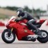Zdalnie sterowany model Ducati V4 robi wheelie i pali gume - zabawka model Ducati V4