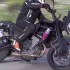 Husqvarna testuje nowe motocykle Producent powraca do koncepcji turystycznego enduro - Husqvarna 901 Svartpilen w akcji