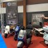 Trwaja Targi Warsaw Motor Show Superauta i gwiazdy motoryzacji w oparach driftu - Warsaw Moto Show 2019 skuter elektryczny IML szary