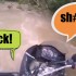 Shit Fuck Shit Motocyklista w nierownej walce z rwacym strumieniem FILM - shtfck