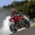Znakomite wiesci  fabryka Ducati wznowila produkcje - streetfighter v4