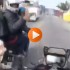 Sceny jak z horroru Napad z bronia w reku i udana ucieczka motocyklisty FILM - brazylia napad