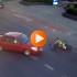 Lukow kierowca prawie wymusza pierwszenstwo Motocyklista hamuje wlasnym cialem FILM - lukow wypadek wymuszenie