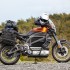 Podcast HarleyDavidson z motocyklem LiveWire przesuwa technologie pojazdow elektrycznych na krance Ziemi - Long Way Up podcast 2