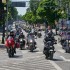 Weterani na motocyklach oddadza hold poleglym - rajd motocyklowego weterana 01
