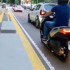 Motocyklista ginie z powodu betonowych barier na ulicach Barcelony Wscieklosc i bezsilnosc kolegow - betonowe bloki na ulicy w barcelonie zabijaja motocyklistow