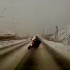 Wywrotka motocyklisty na sliskiej zasniezonej drodze w Polsce Nauczka ze warto poczekac na sezon - wywrotka motocyklisty na sliskiej drodze