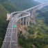 Chinskie rozwiazanie problemu zawracania na autostradzie  genialne w prostocie FILM - zawracanie na autostradzie chiny 2
